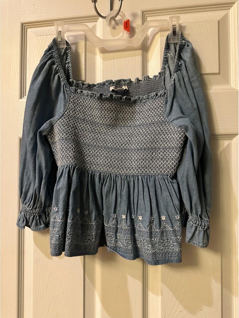 American Eagle Womens Top Size small, blue off the shoulder, fitted